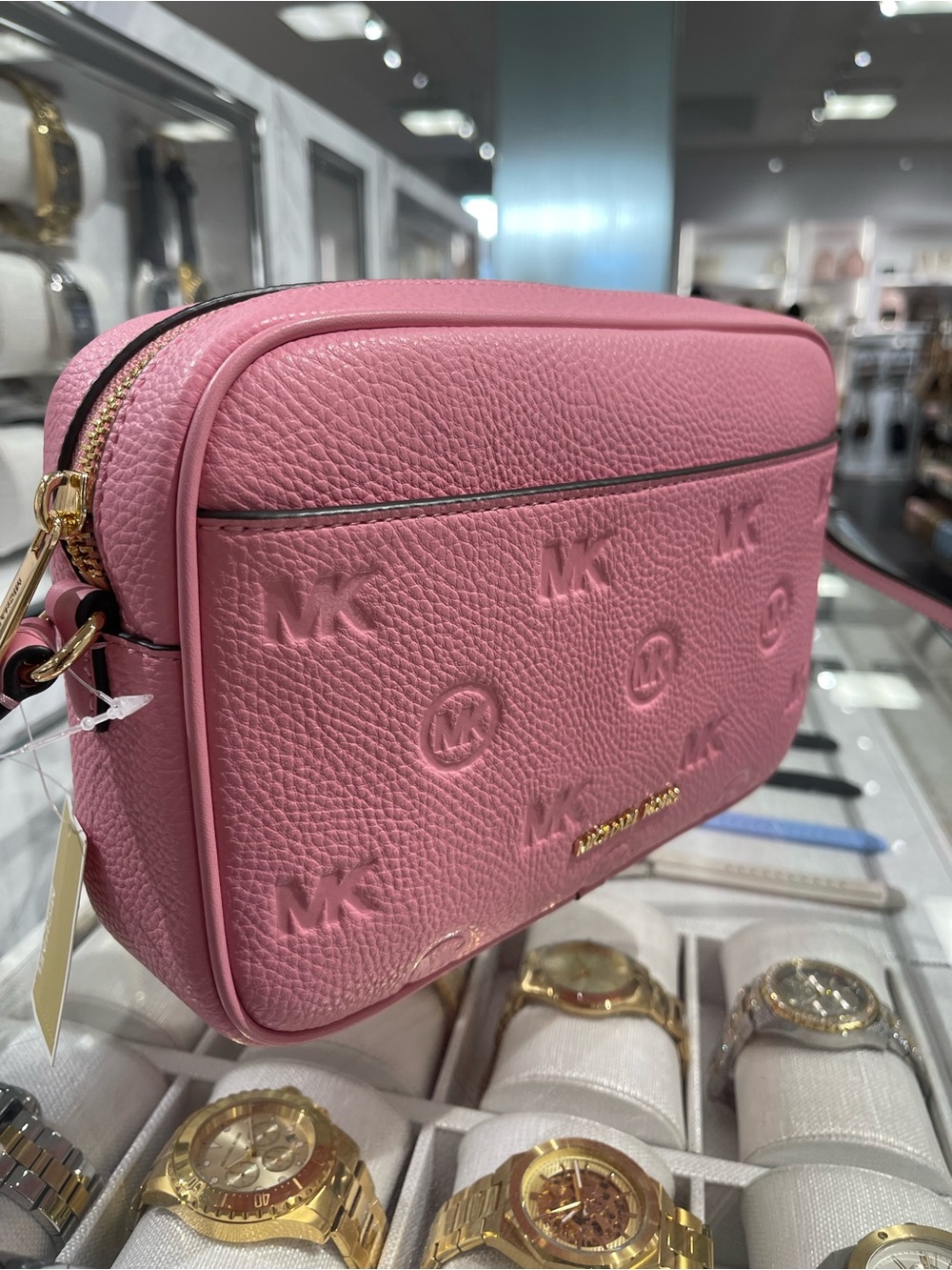 Michael Kors Jet Set Travel Lg Logo Debossed EW Camera Crossbody
Carnation
NWT - Picture 10 of 16